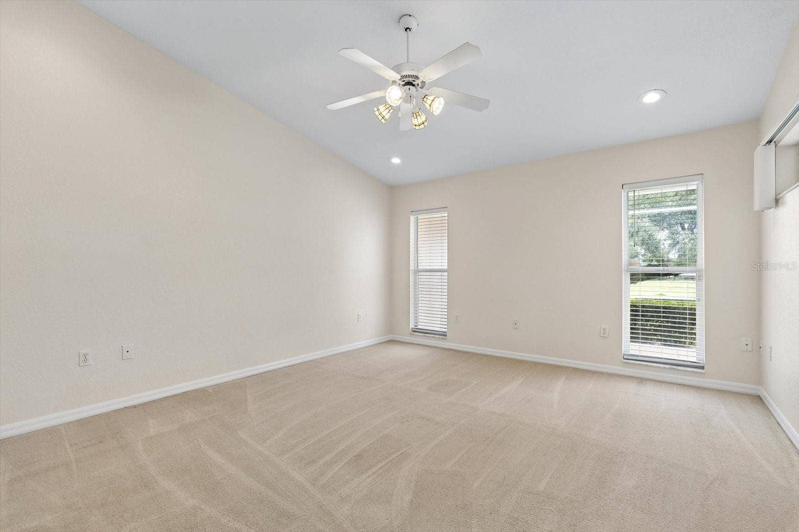 6864 BENDELOW DRIVE, Lakeland, FL 33810 6864 BENDELOW DRIVE, Lakeland, FL 33810