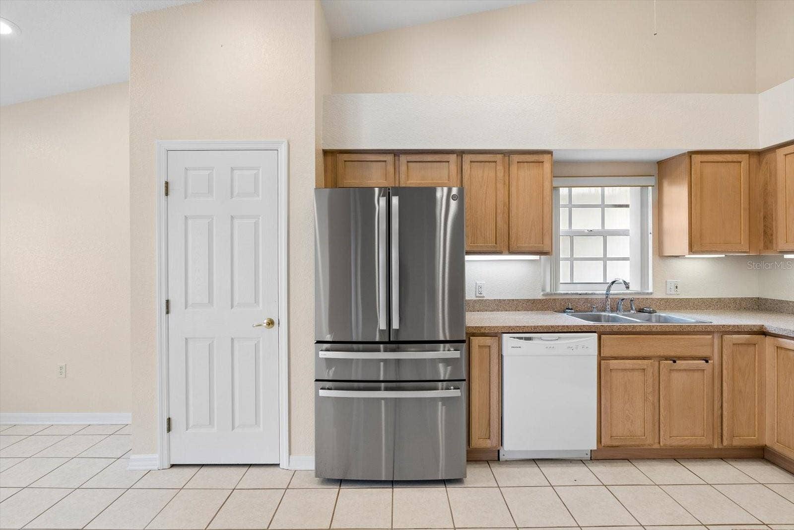 6864 BENDELOW DRIVE, Lakeland, FL 33810 6864 BENDELOW DRIVE, Lakeland, FL 33810