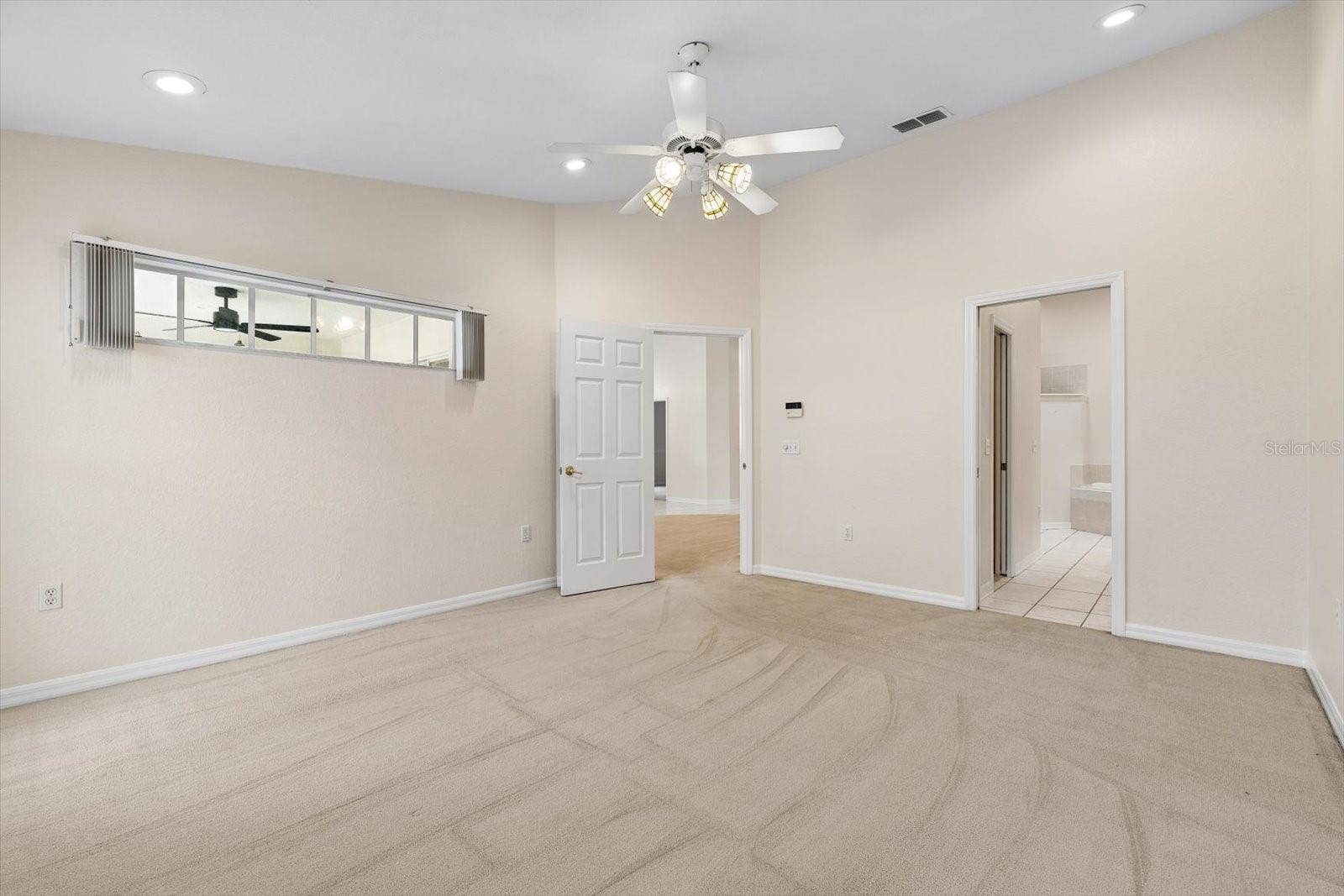 6864 BENDELOW DRIVE, Lakeland, FL 33810 6864 BENDELOW DRIVE, Lakeland, FL 33810