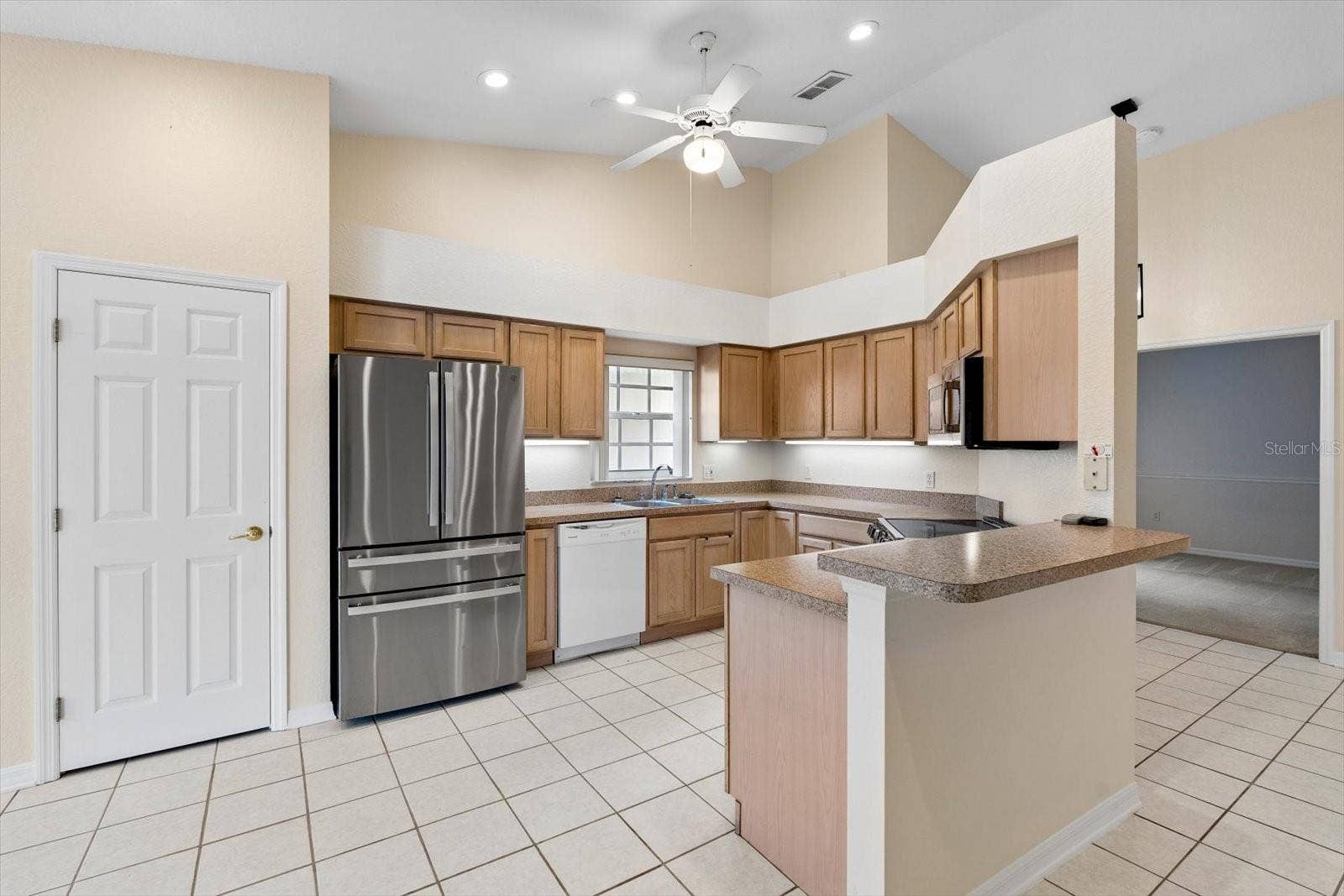 6864 BENDELOW DRIVE, Lakeland, FL 33810 6864 BENDELOW DRIVE, Lakeland, FL 33810