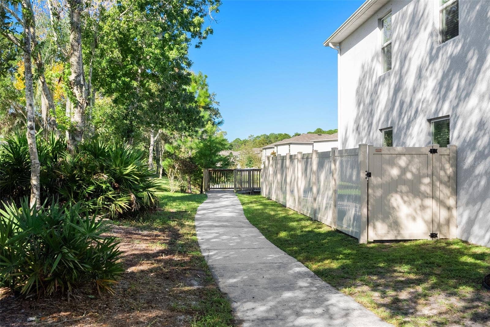 Pathway to Boardwalk