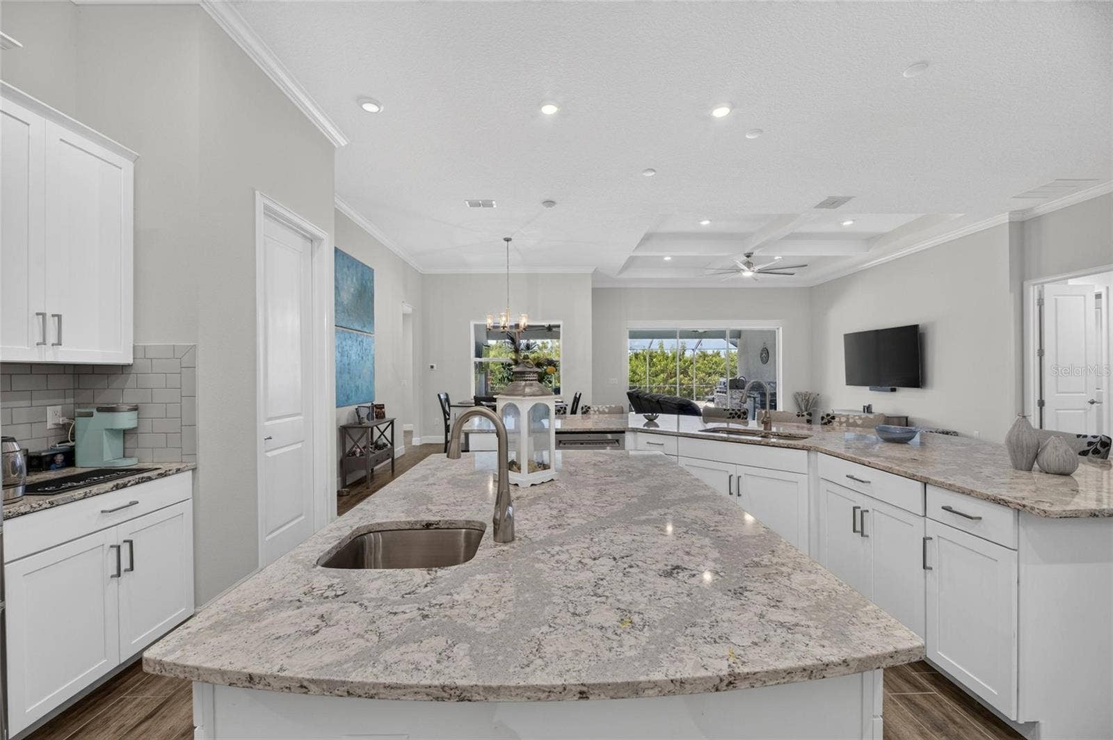 816 MANNS HARBOR DRIVE, Apollo Beach, FL 33572 816 MANNS HARBOR DRIVE, Apollo Beach, FL 33572