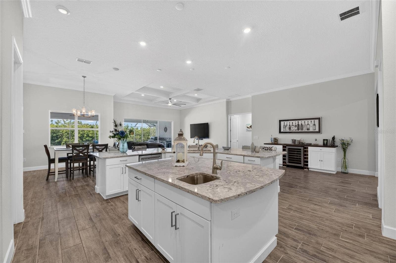 816 MANNS HARBOR DRIVE, Apollo Beach, FL 33572 816 MANNS HARBOR DRIVE, Apollo Beach, FL 33572