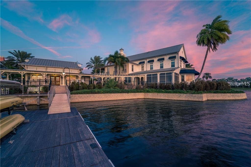 816 MANNS HARBOR DRIVE, Apollo Beach, FL 33572 816 MANNS HARBOR DRIVE, Apollo Beach, FL 33572