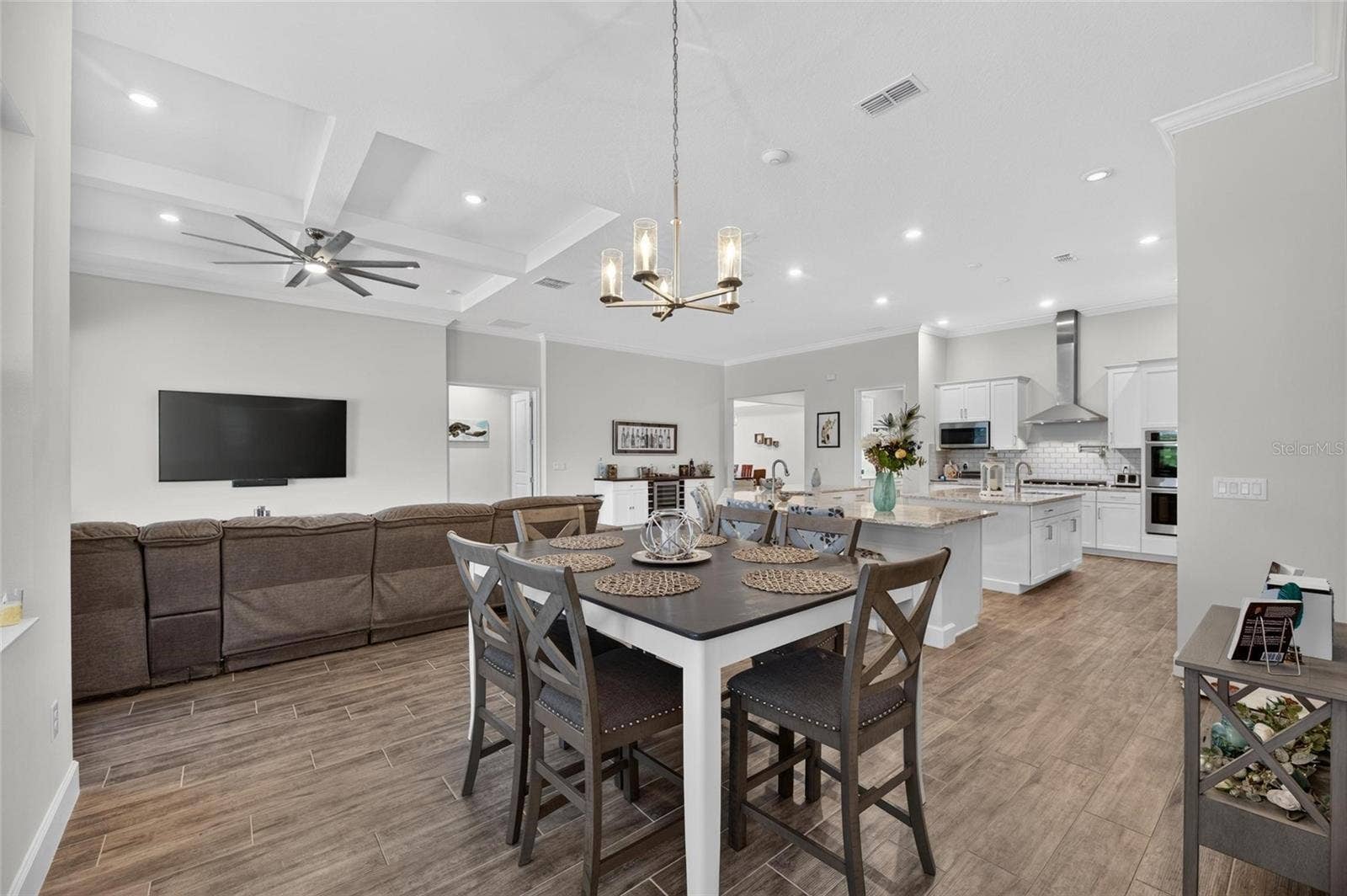 816 MANNS HARBOR DRIVE, Apollo Beach, FL 33572 816 MANNS HARBOR DRIVE, Apollo Beach, FL 33572
