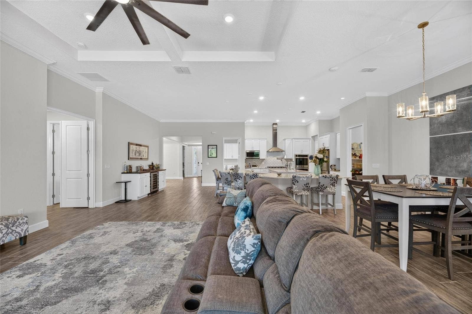 816 MANNS HARBOR DRIVE, Apollo Beach, FL 33572 816 MANNS HARBOR DRIVE, Apollo Beach, FL 33572