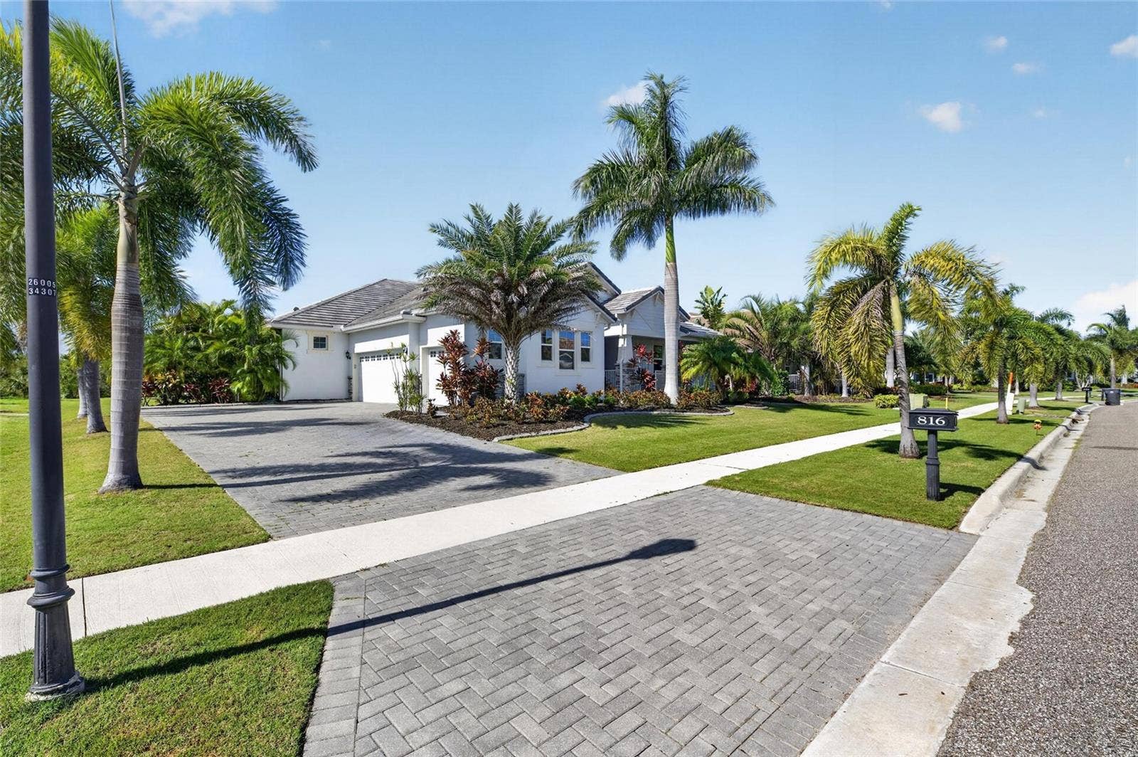 816 MANNS HARBOR DRIVE, Apollo Beach, FL 33572 816 MANNS HARBOR DRIVE, Apollo Beach, FL 33572
