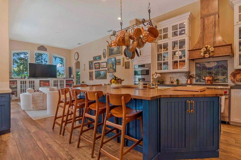 5907 CHERRY OAK DRIVE, Valrico, FL 33596 *Beautifully Renovated New Kitchen