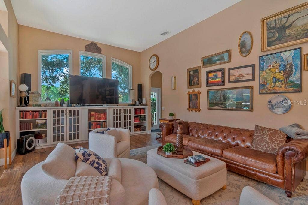 5907 CHERRY OAK DRIVE, Valrico, FL 33596 *Bight Living Space