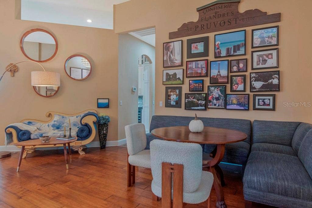 5907 CHERRY OAK DRIVE, Valrico, FL 33596 *Bright and Open Floor Plan Living Spaces