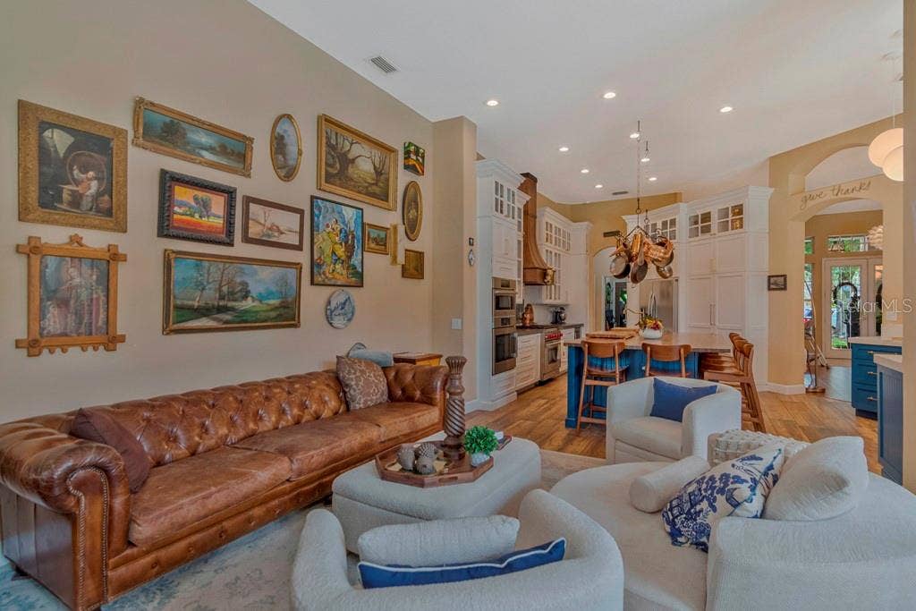 5907 CHERRY OAK DRIVE, Valrico, FL 33596 *Bright Living Space