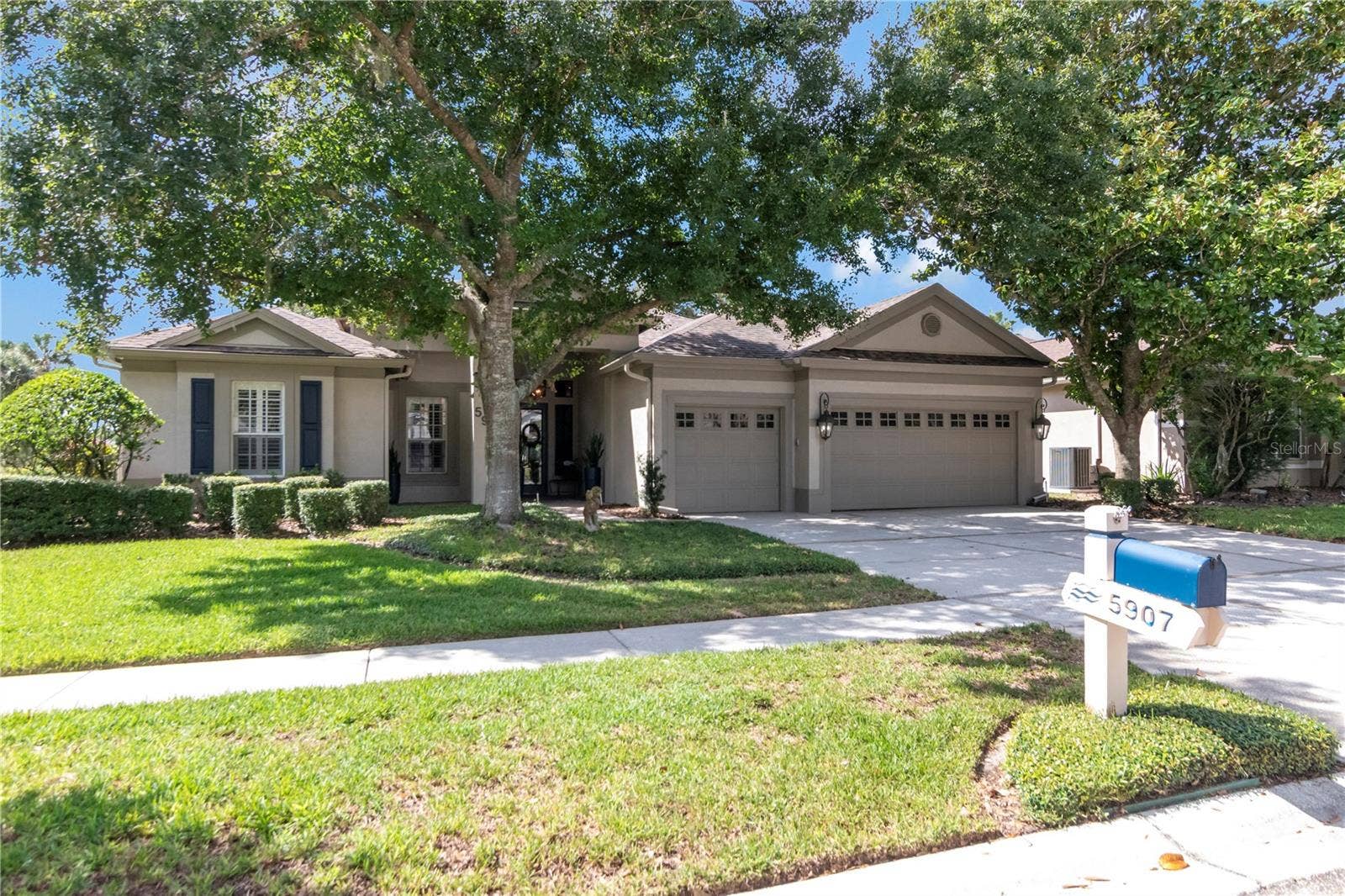 5907 CHERRY OAK DRIVE, Valrico, FL 33596 Welcome Home