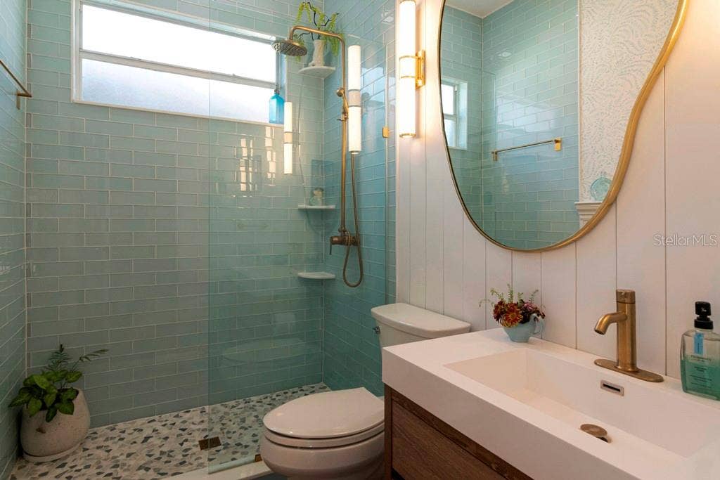 5907 CHERRY OAK DRIVE, Valrico, FL 33596 *Guest Bath 1