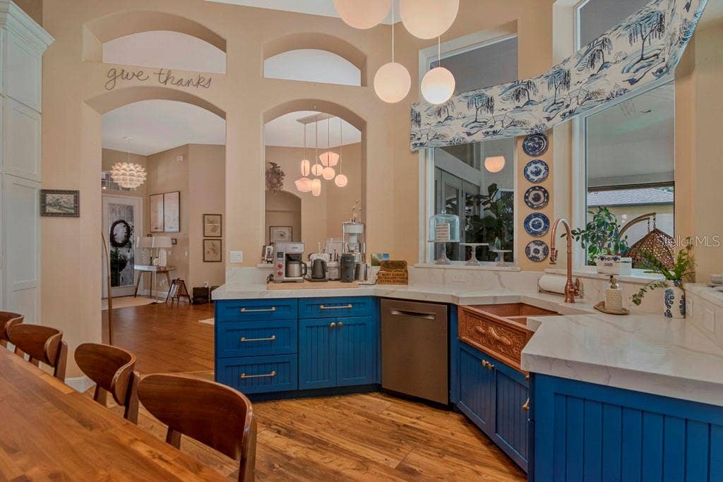 5907 CHERRY OAK DRIVE, Valrico, FL 33596 *Expansive Storage and Countertop Space