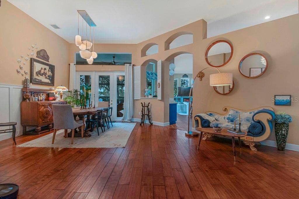 5907 CHERRY OAK DRIVE, Valrico, FL 33596 *Bright and Open Floor Plan Living Spaces