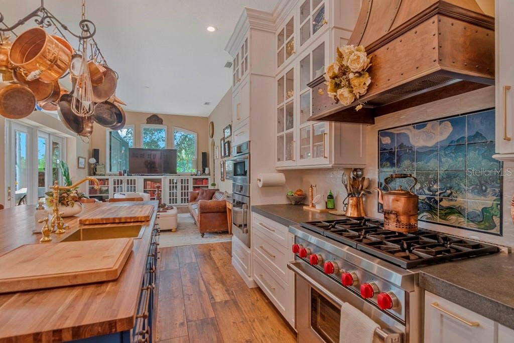 5907 CHERRY OAK DRIVE, Valrico, FL 33596 *New 6 Burner Gas Wolf Range and Custom Hood