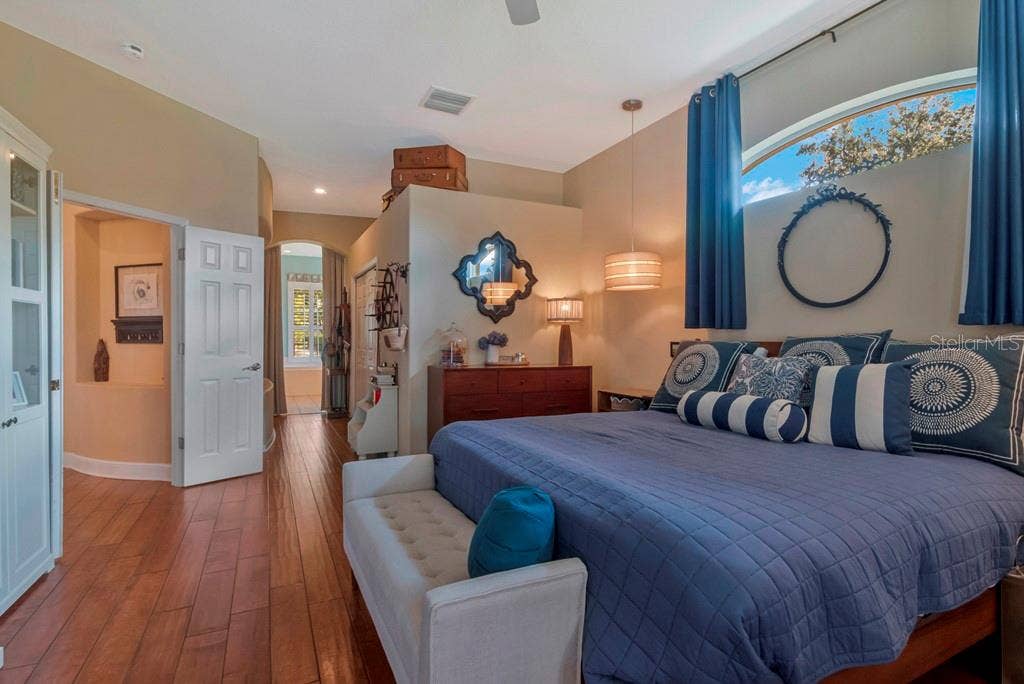 5907 CHERRY OAK DRIVE, Valrico, FL 33596 *Expansive Primary Bedroom