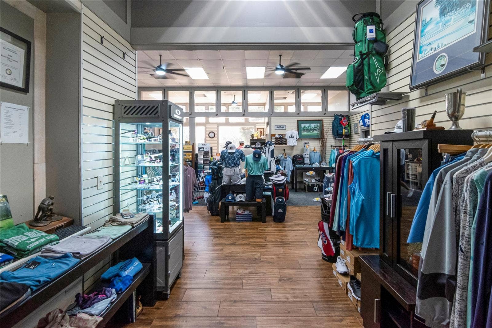 5907 CHERRY OAK DRIVE, Valrico, FL 33596 Pro Shop