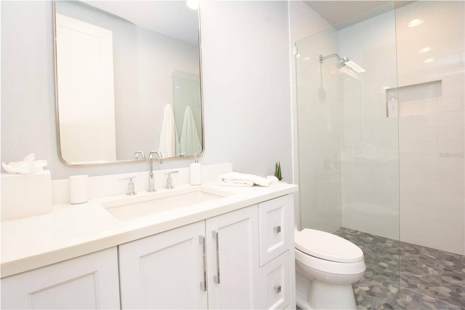 271 S JULIA CIRCLE, St Pete Beach, FL 33706 Bedroom 2 En Suite