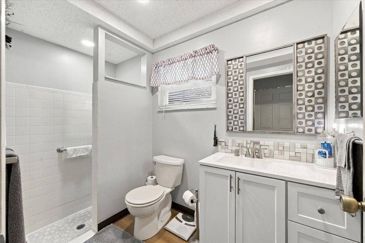 8109 RUMFORD COURT, Hudson, FL 34667 Primary Bathroom
