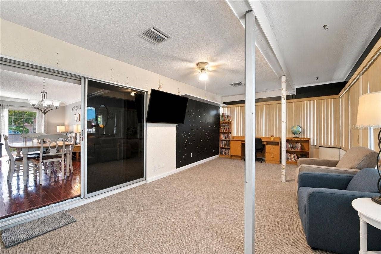 8109 RUMFORD COURT, Hudson, FL 34667 Enclosed Florida Room