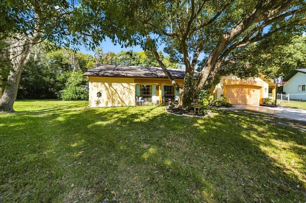 8109 RUMFORD COURT, Hudson, FL 34667 Front Yard