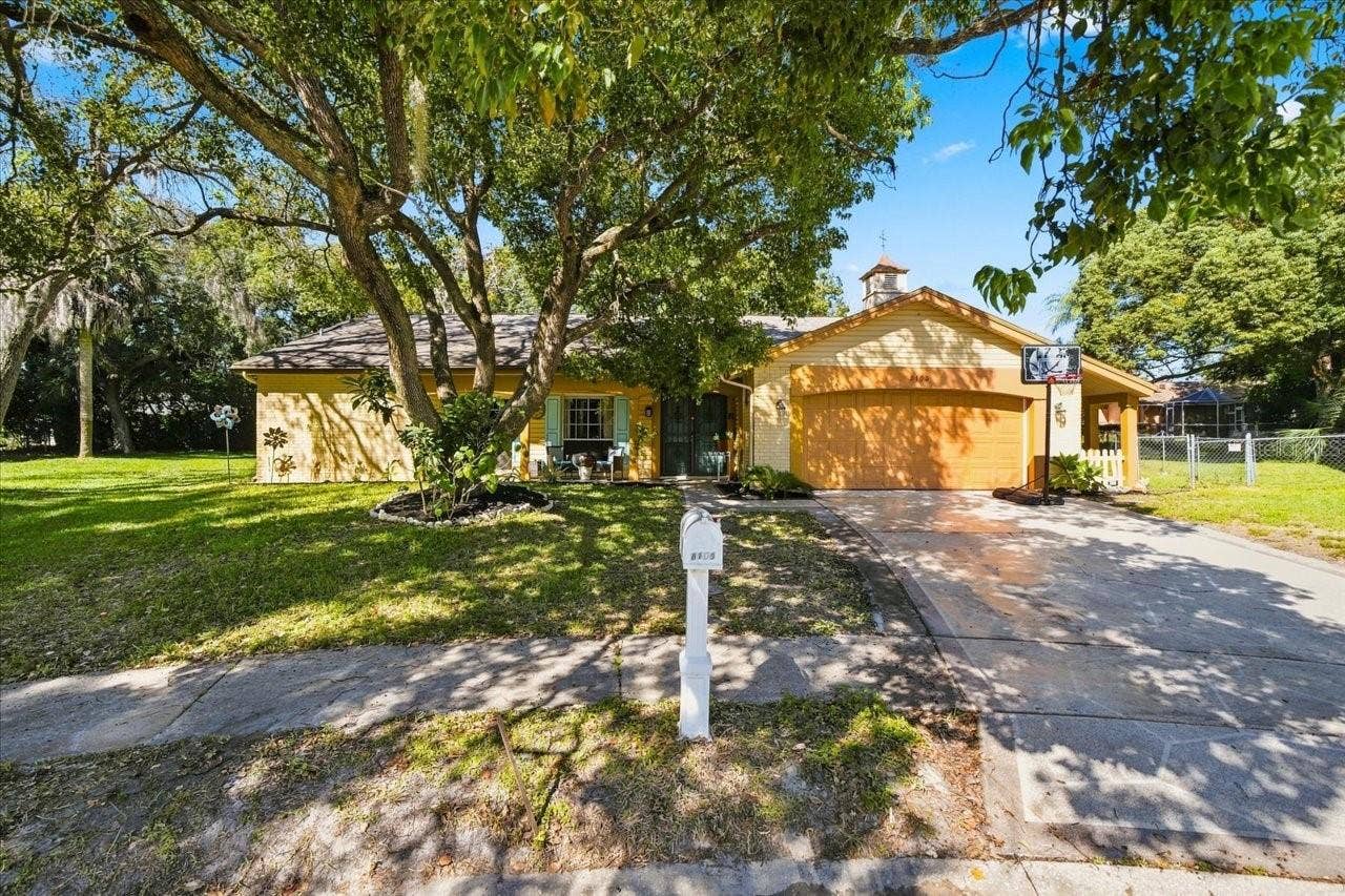 8109 RUMFORD COURT, Hudson, FL 34667 Front View