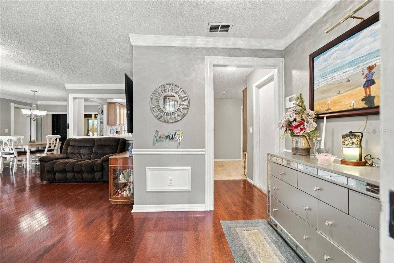 8109 RUMFORD COURT, Hudson, FL 34667 Entryway