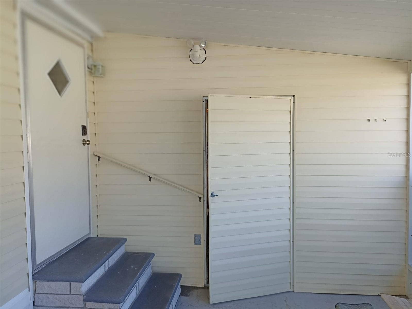 3421 HAMPSHIRE DRIVE, Holiday, FL 34690 3421 HAMPSHIRE DRIVE, Holiday, FL 34690