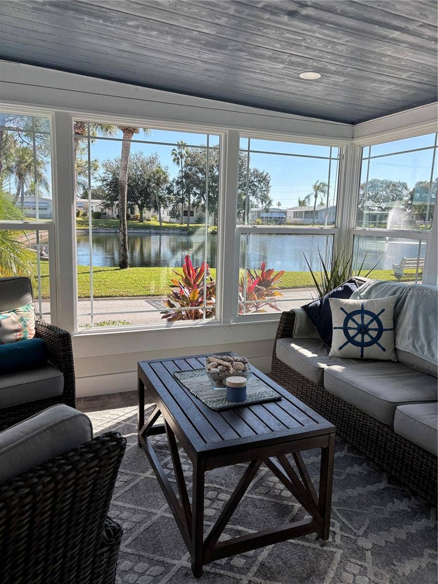 20 MOUNTAIN LAUREL DRIVE, Palm Harbor, FL 34684 Front porch