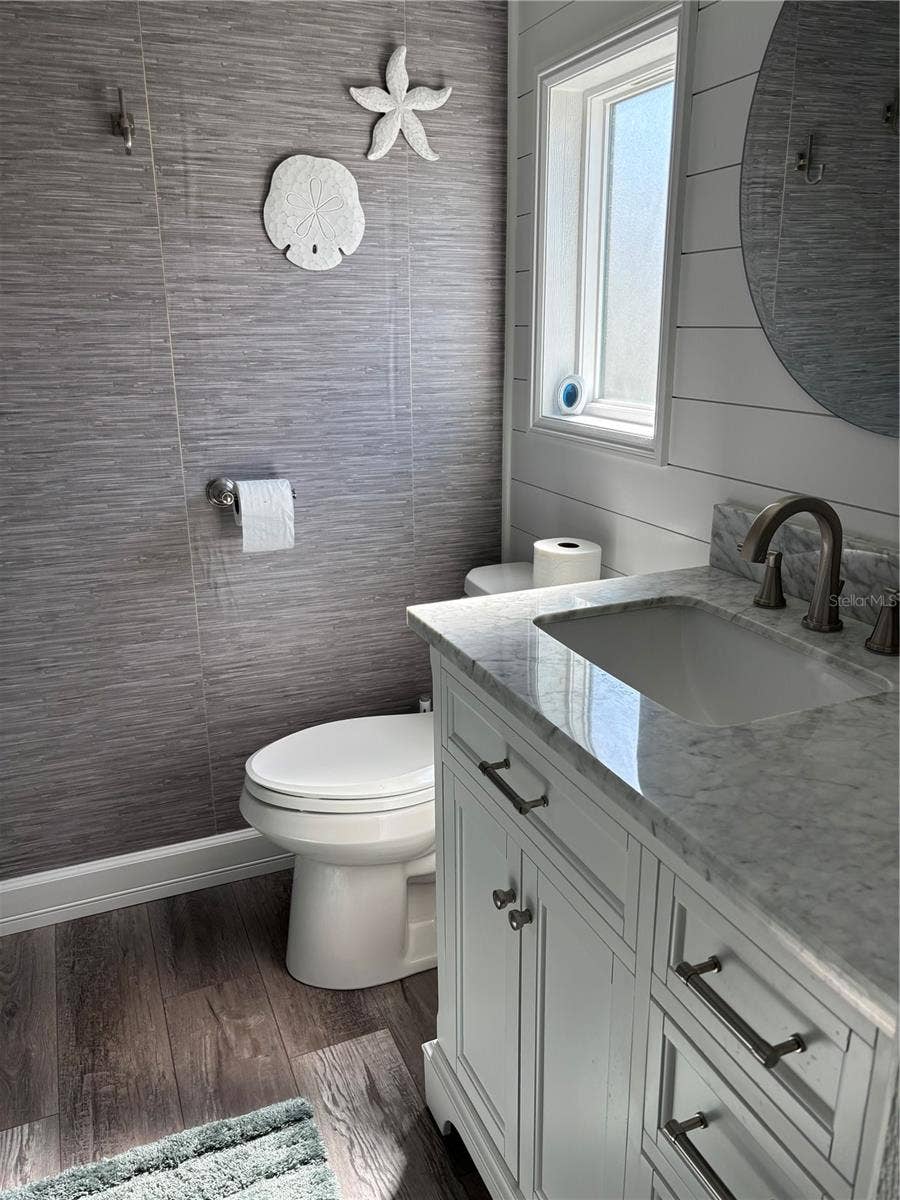 20 MOUNTAIN LAUREL DRIVE, Palm Harbor, FL 34684 Hall bathroom