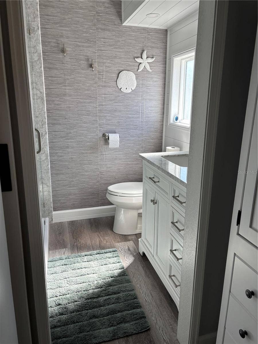20 MOUNTAIN LAUREL DRIVE, Palm Harbor, FL 34684 Bathroom connected to primary bedroom