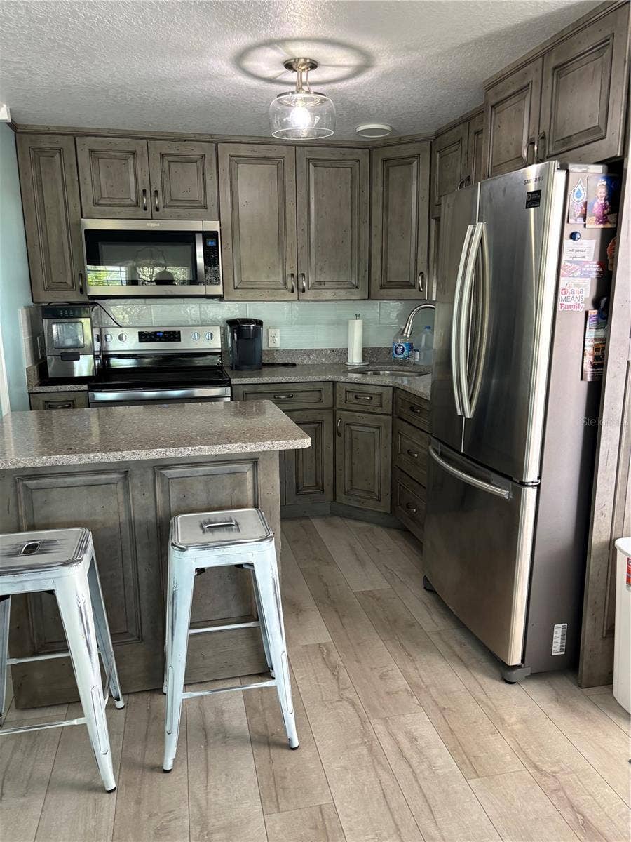 20 MOUNTAIN LAUREL DRIVE, Palm Harbor, FL 34684 Kitchen
