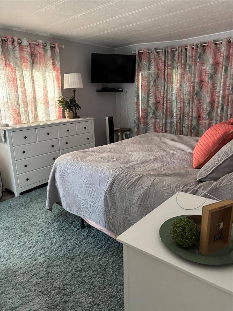 20 MOUNTAIN LAUREL DRIVE, Palm Harbor, FL 34684 Primary bedroom
