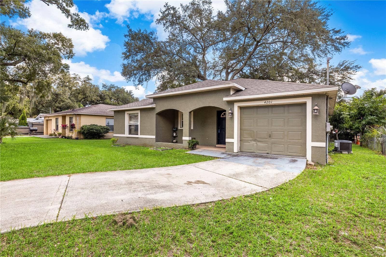 4201 E WILMA STREET, Tampa, FL 33617