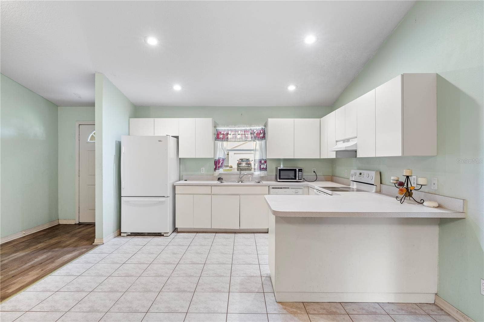 4201 E WILMA STREET, Tampa, FL 33617