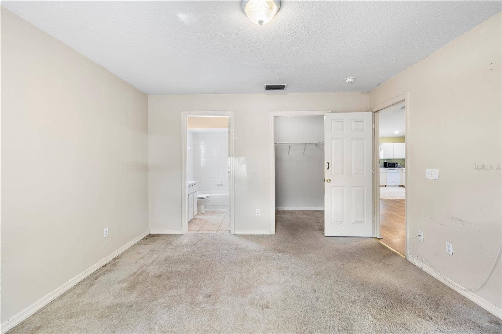 4201 E WILMA STREET, Tampa, FL 33617