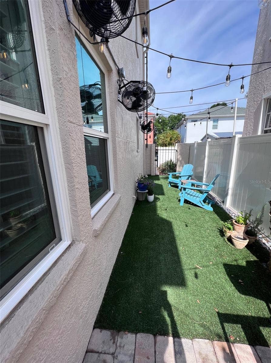 411 S MELVILLE AVENUE, #4, Tampa, FL 33606 411 S MELVILLE AVENUE, #4, Tampa, FL 33606