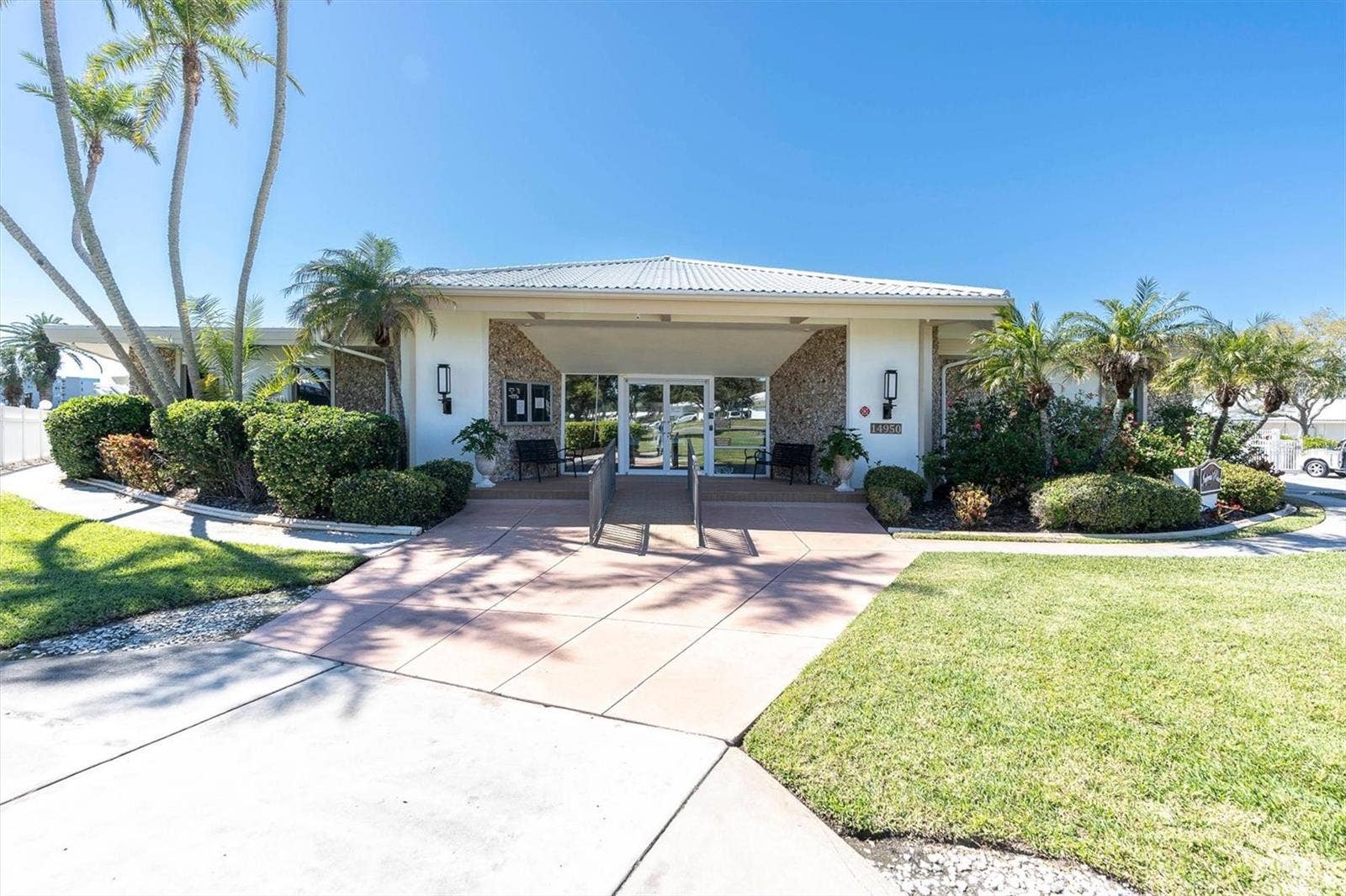 14968 IMPERIAL POINT DRIVE N, Largo, FL 33774 14968 IMPERIAL POINT DRIVE N, Largo, FL 33774