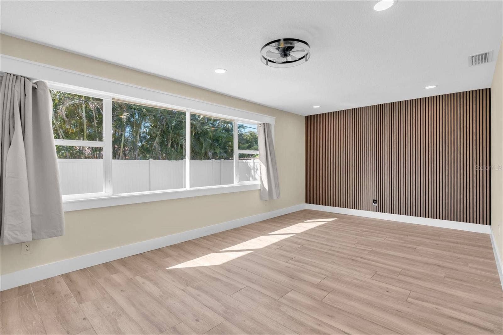 14968 IMPERIAL POINT DRIVE N, Largo, FL 33774 14968 IMPERIAL POINT DRIVE N, Largo, FL 33774