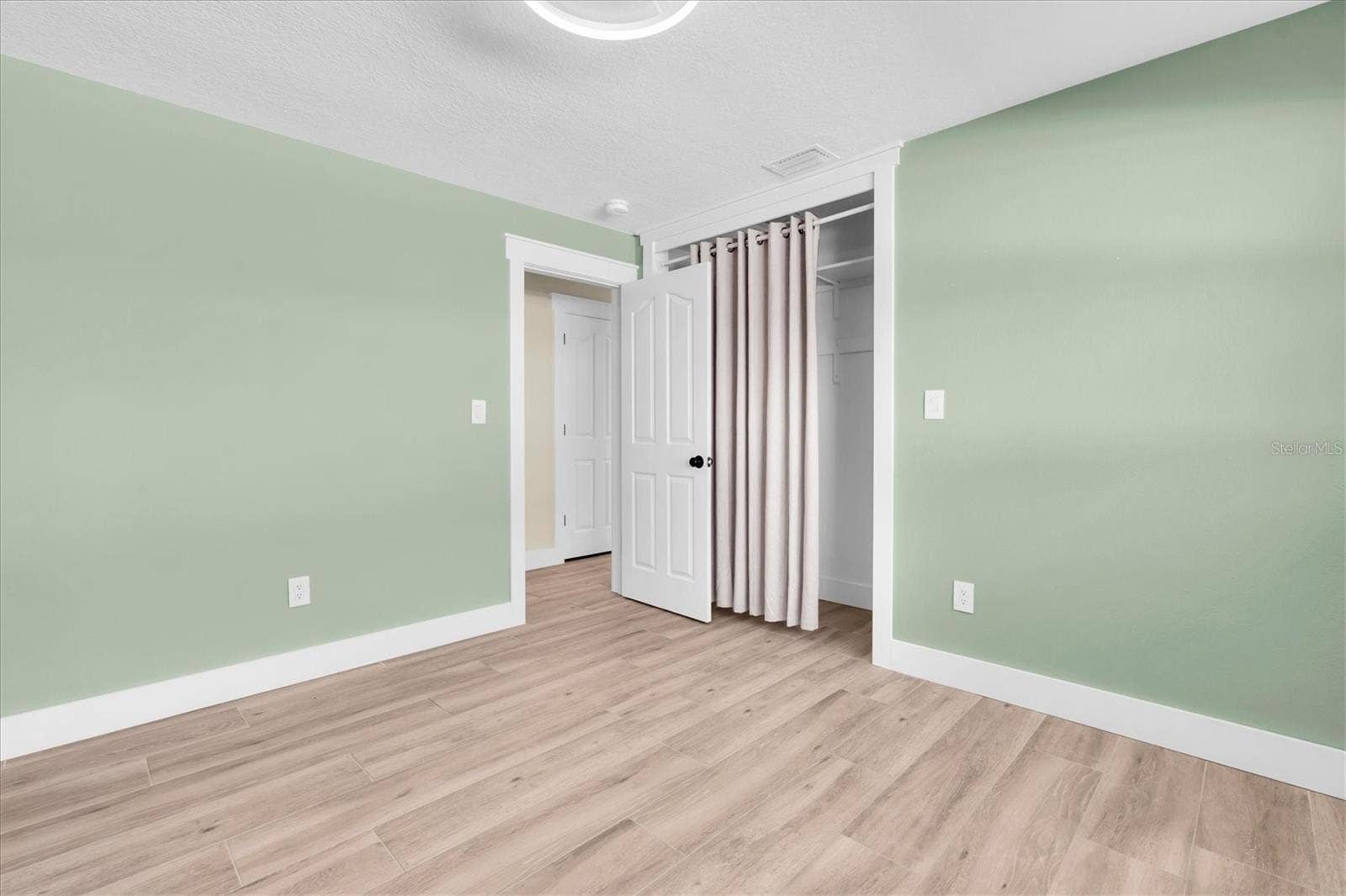 14968 IMPERIAL POINT DRIVE N, Largo, FL 33774 14968 IMPERIAL POINT DRIVE N, Largo, FL 33774