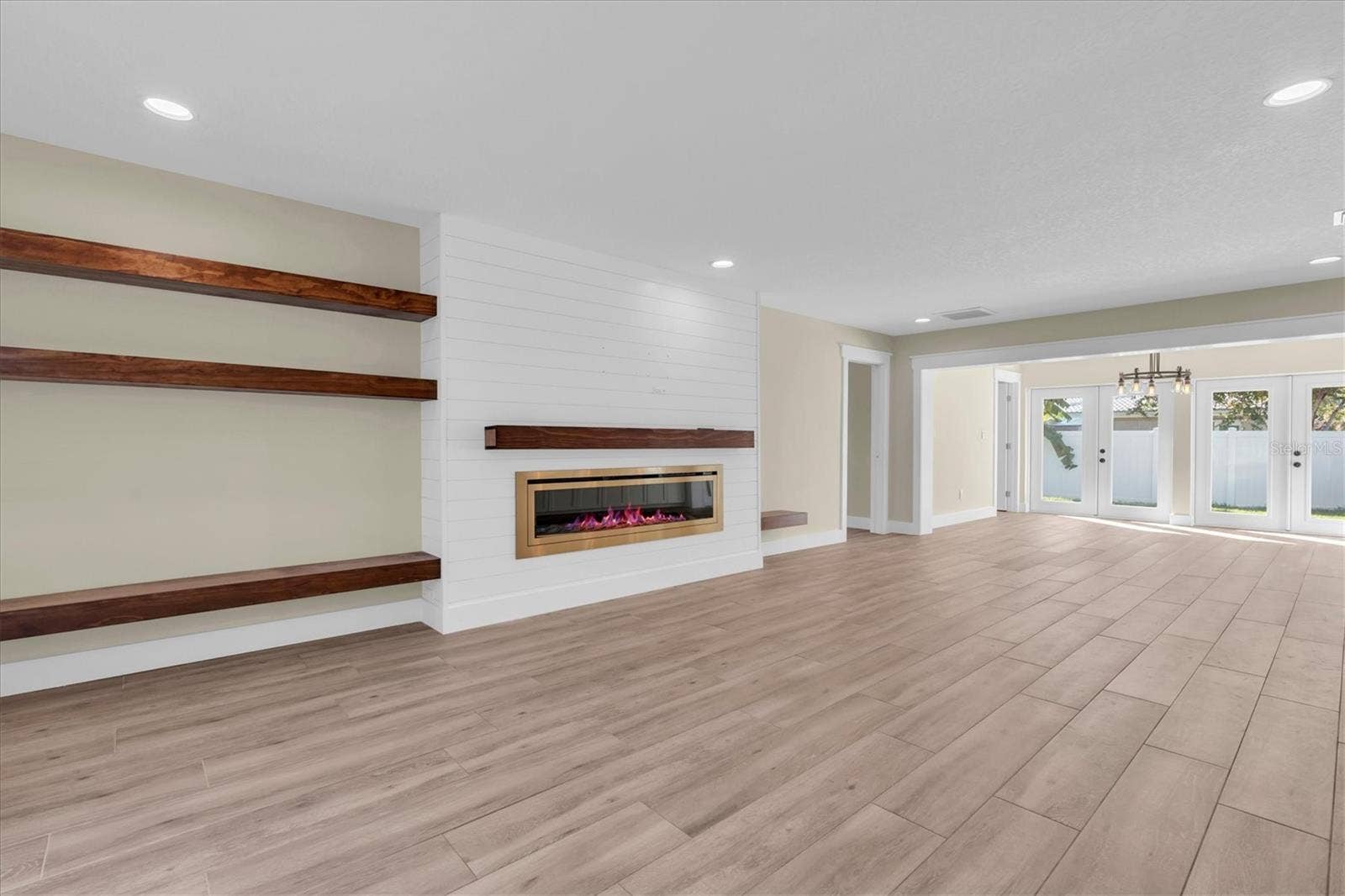 14968 IMPERIAL POINT DRIVE N, Largo, FL 33774 14968 IMPERIAL POINT DRIVE N, Largo, FL 33774