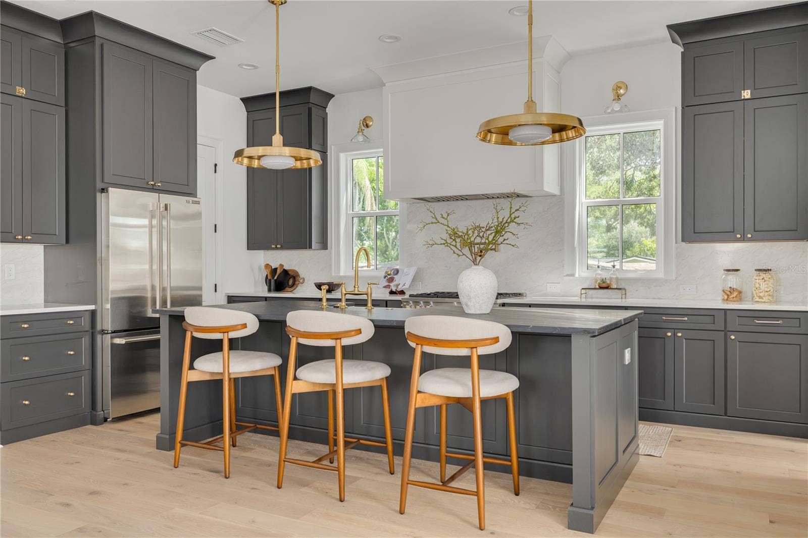 808 39TH AVENUE NE, St Petersburg, FL 33703 808 39TH AVENUE NE, St Petersburg, FL 33703