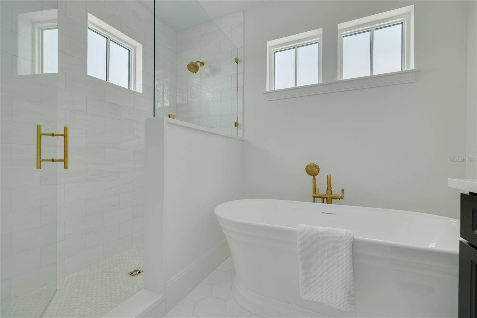 808 39TH AVENUE NE, St Petersburg, FL 33703 808 39TH AVENUE NE, St Petersburg, FL 33703