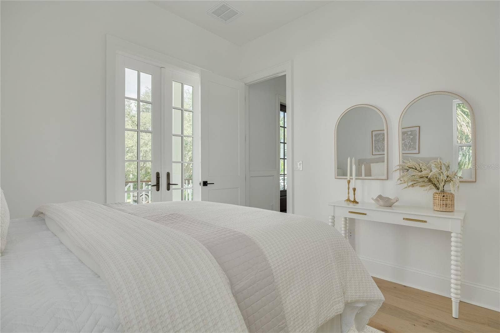 808 39TH AVENUE NE, St Petersburg, FL 33703 808 39TH AVENUE NE, St Petersburg, FL 33703