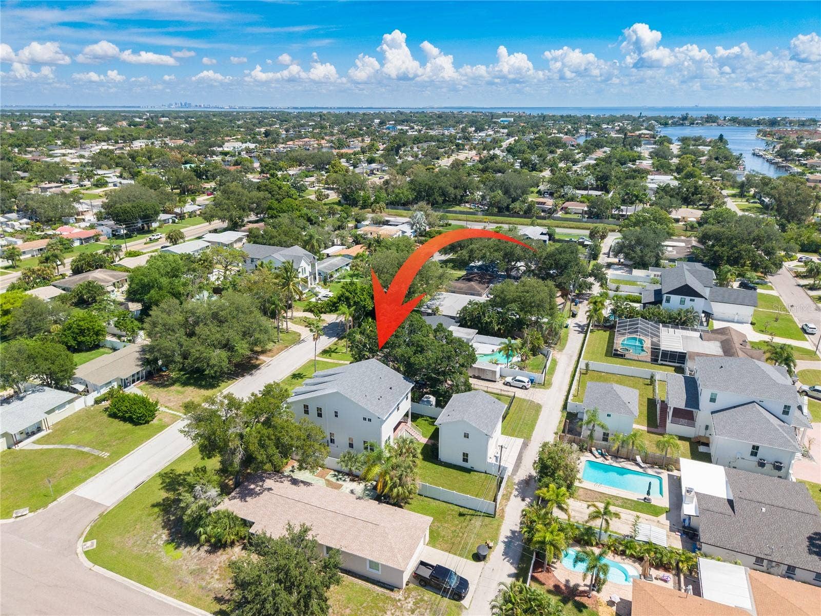 808 39TH AVENUE NE, St Petersburg, FL 33703 808 39TH AVENUE NE, St Petersburg, FL 33703