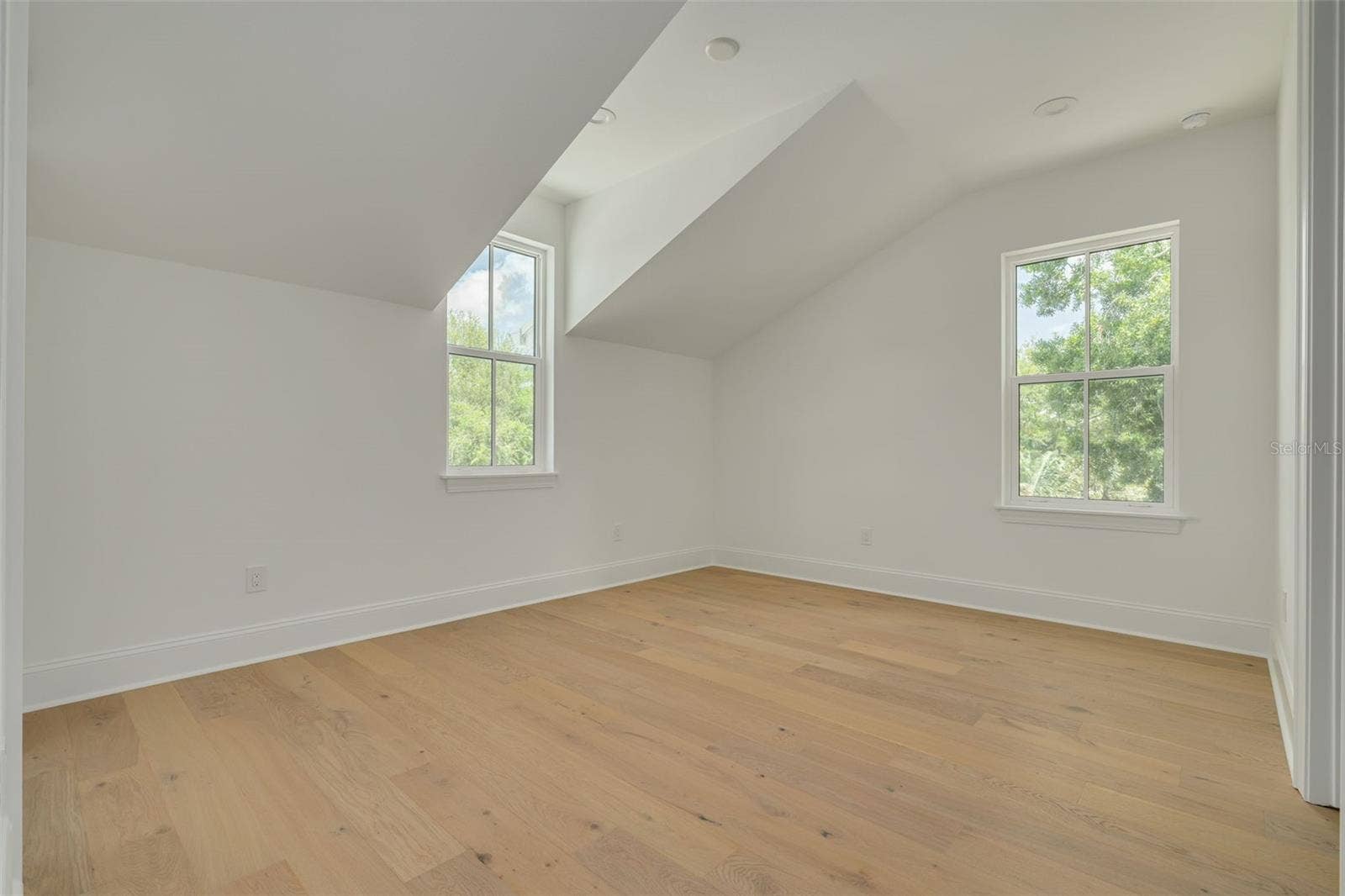808 39TH AVENUE NE, St Petersburg, FL 33703 808 39TH AVENUE NE, St Petersburg, FL 33703