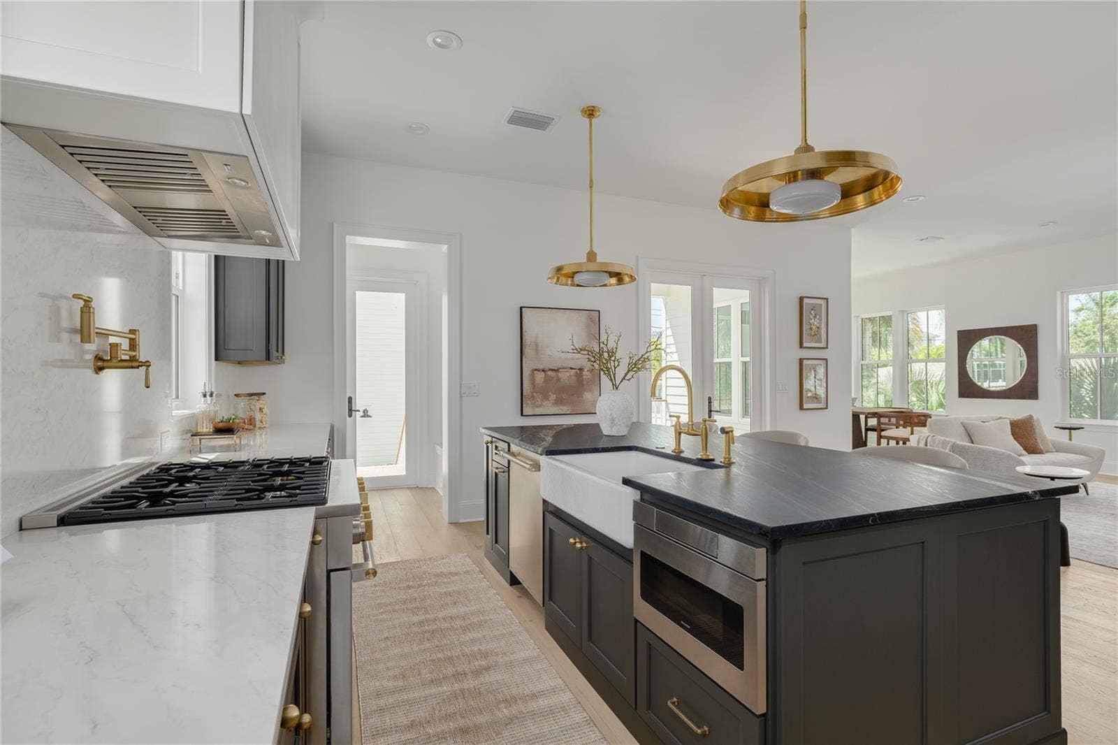 808 39TH AVENUE NE, St Petersburg, FL 33703 808 39TH AVENUE NE, St Petersburg, FL 33703