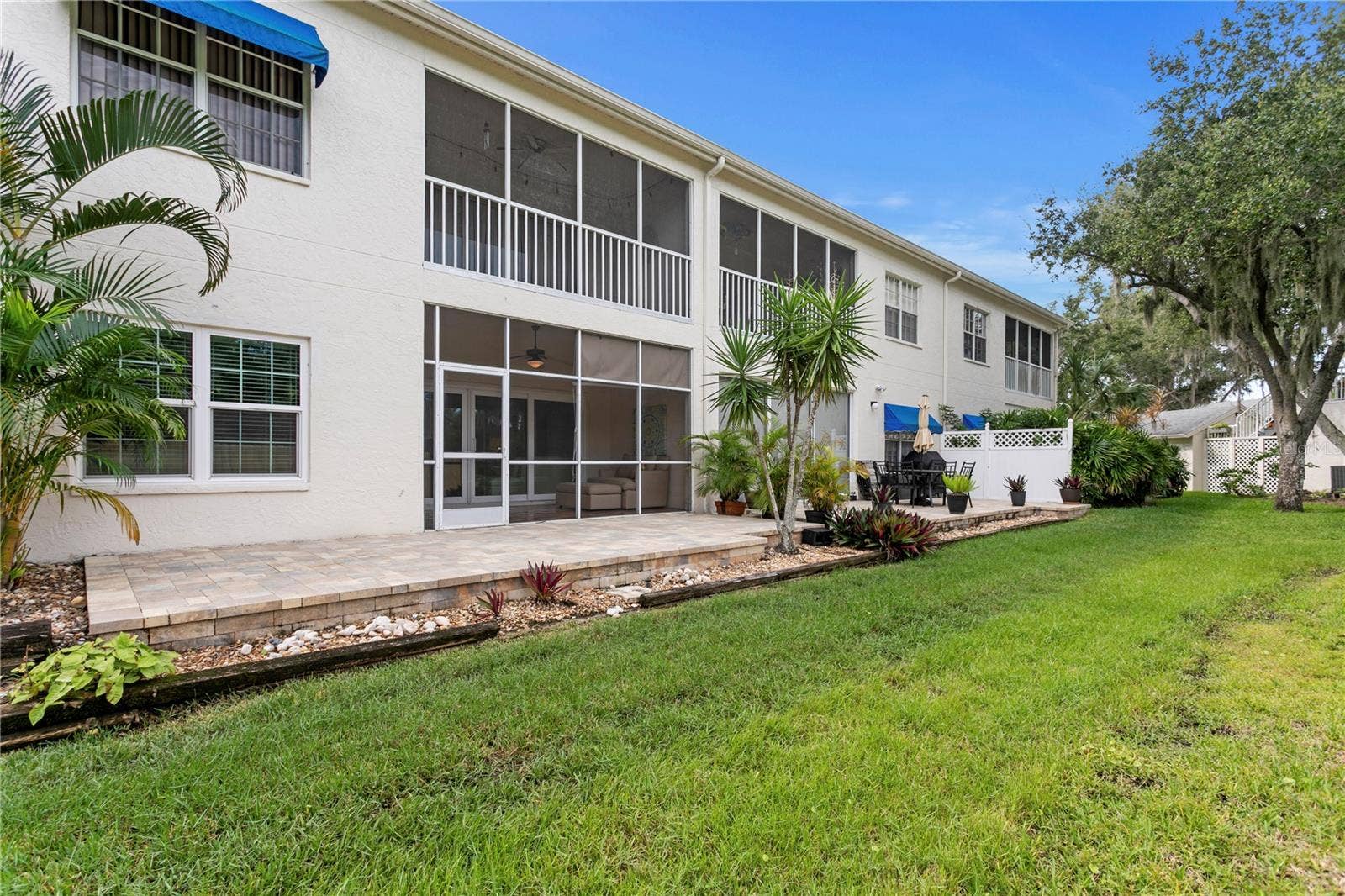 11301 HARBOR WAY, #1744, Largo, FL 33774 Room to Entertain