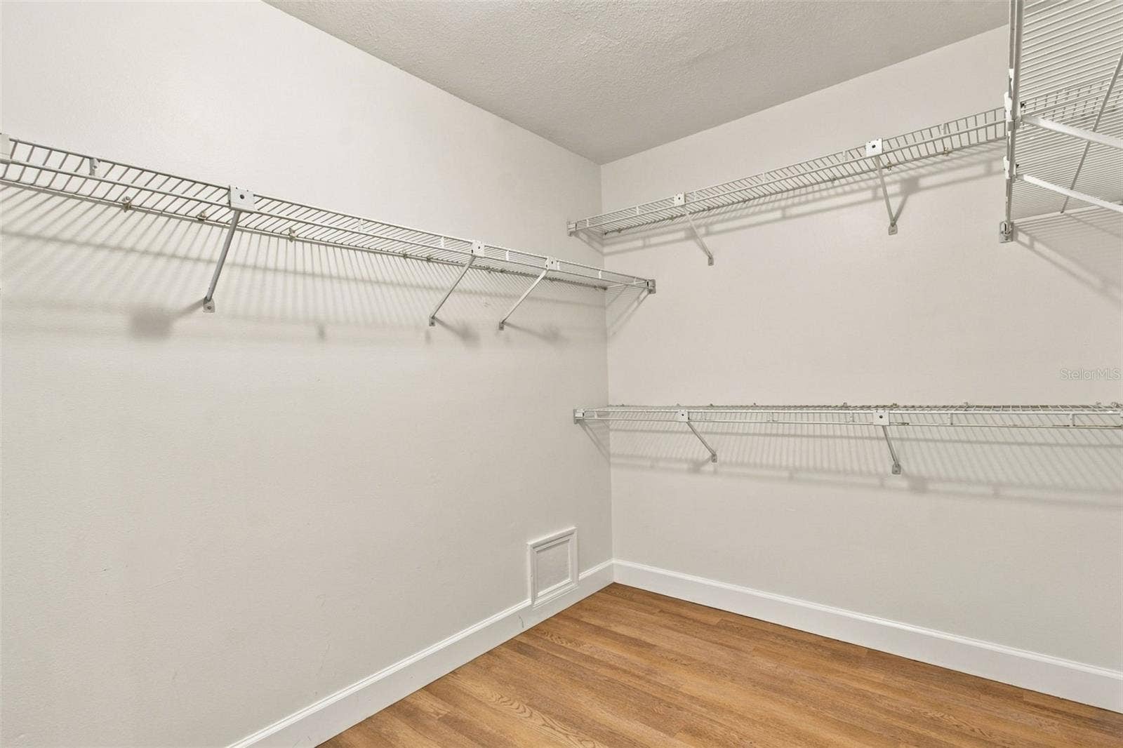 16102 ANCROFT COURT, Tampa, FL 33647 16102 ANCROFT COURT, Tampa, FL 33647